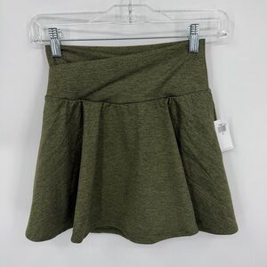 NWT Old Navy Extra High-Waisted CloudComfy Skort green XS